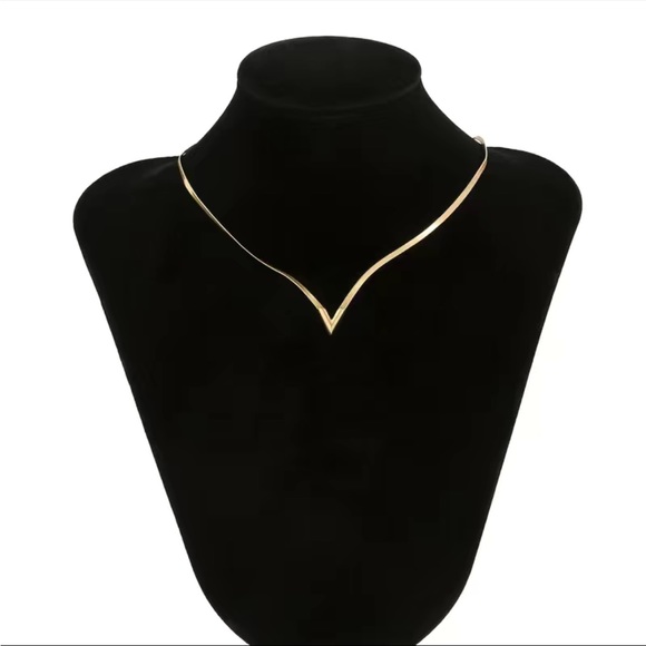 LAST ONE! Men’s - V Shaped Flat Snake Collarbone Chain herringbone Necklace Gold - Picture 4 of 9